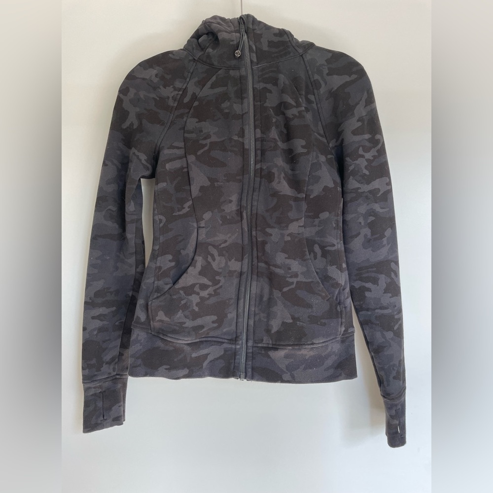 Lululemon Scuba Hoodie Camo - sz 6